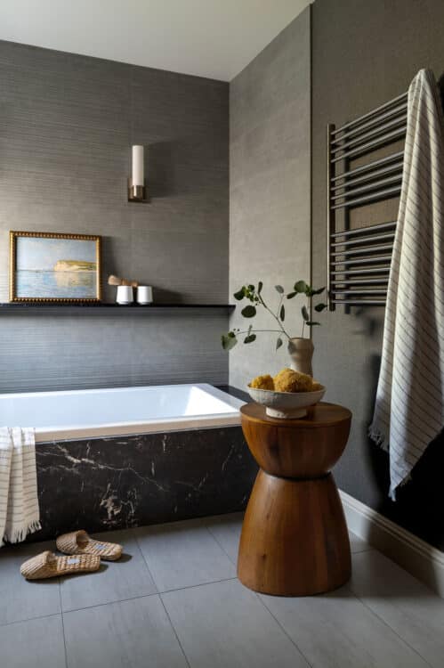 Black Marble Tub With Towel Warmer